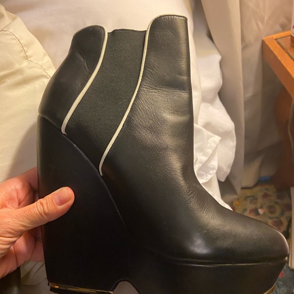 Sexy LAMB Black Leather High Wedge Booties Sz 9.5 - Picture 10 of 12